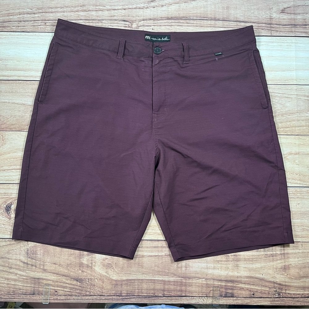 Travis Mathew  Performance Golf  Shorts 10” Inseam Mens Size 40 (41) Burgundy***